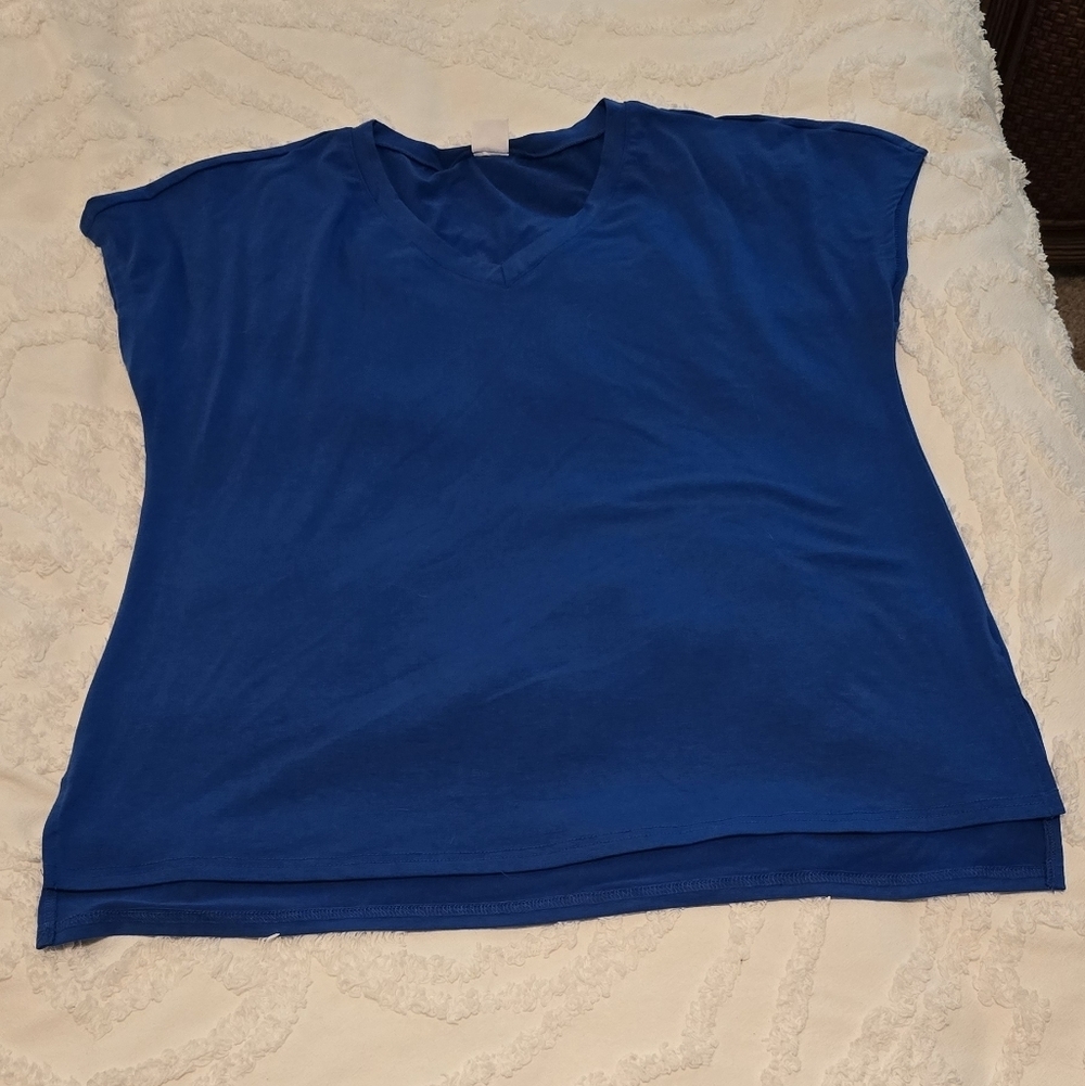 Blue V-Neck Women’s Top, Slight Hi-low Hemline, Relaxed Fit Size XL (316)